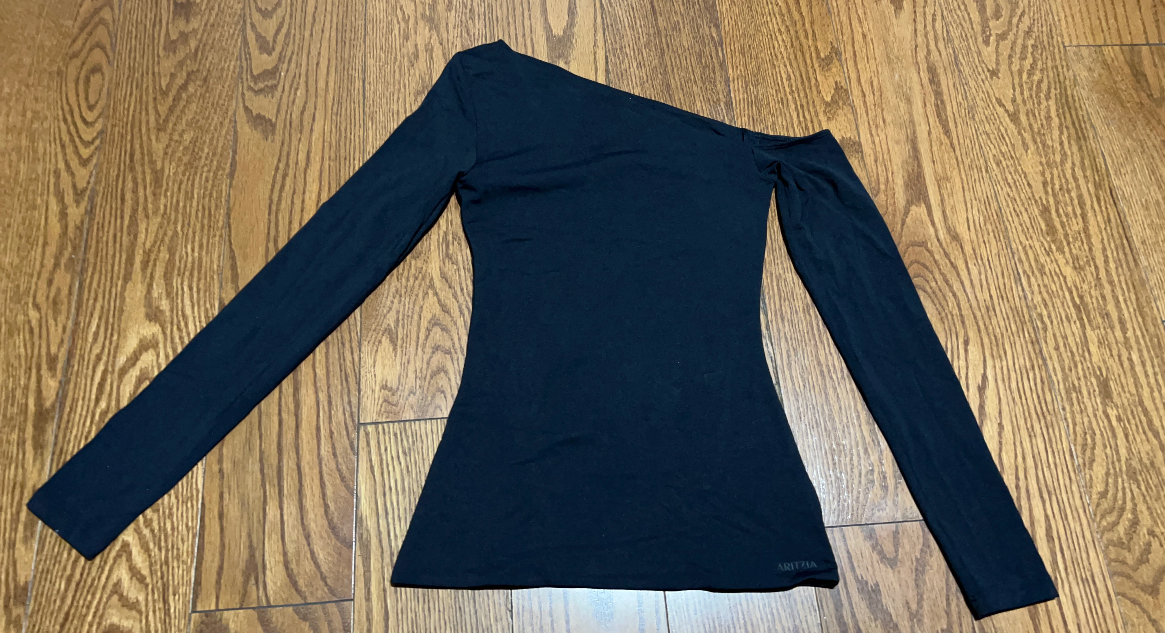 Aritzia Black One-Shoulder Top