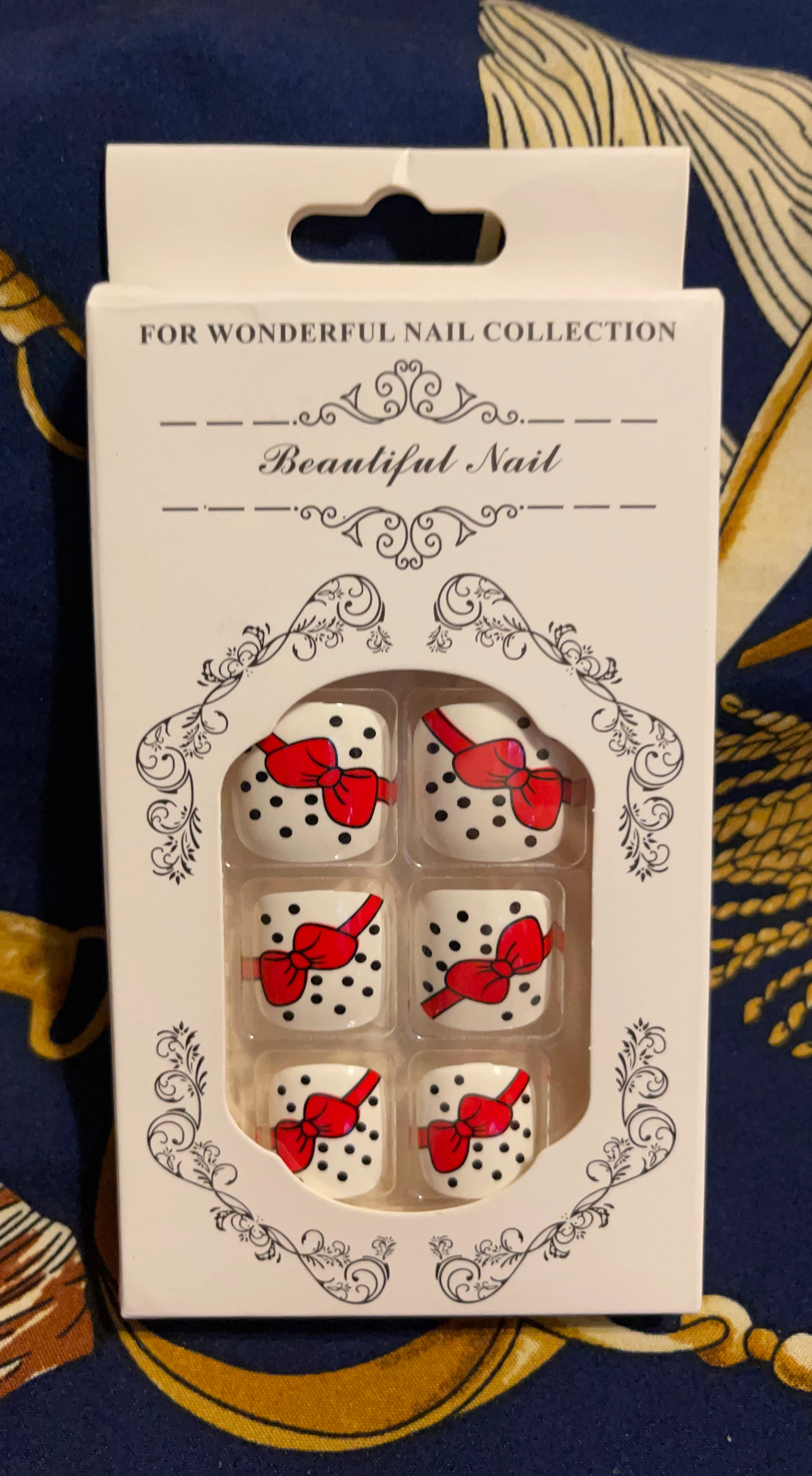 Beautiful Toenails Collection Press-On Nails with Red Bows