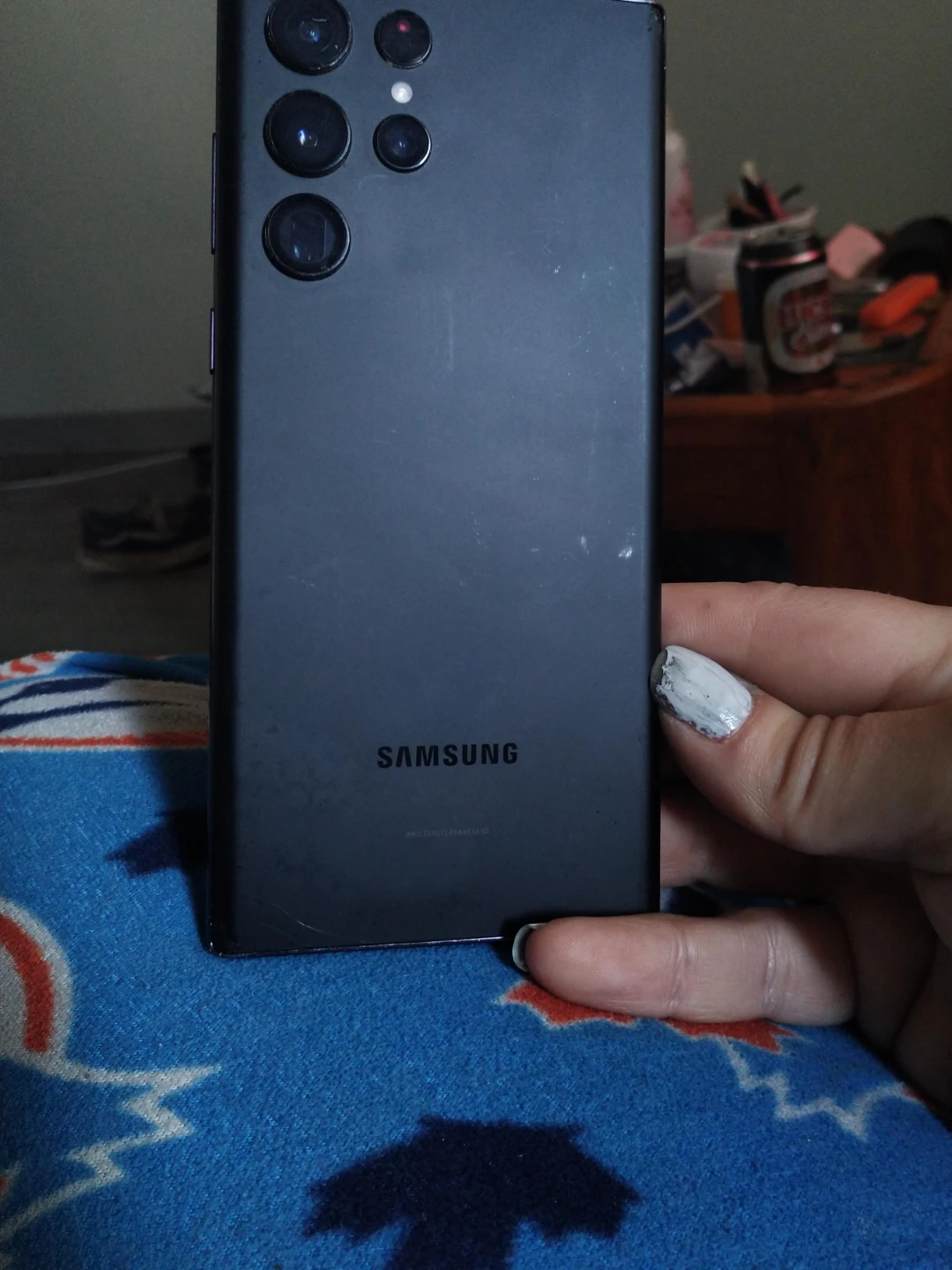 Samsung Galaxy S22 Ultra Cracked Screen