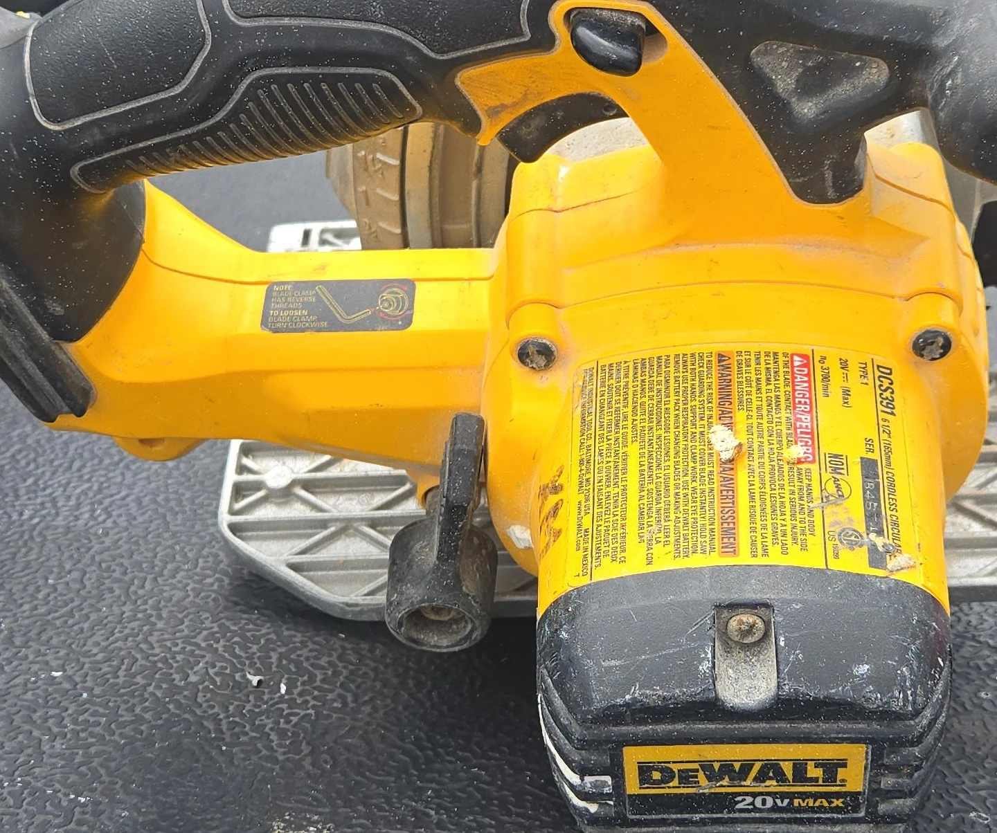 DEWALT 20V MAX Circular Saw