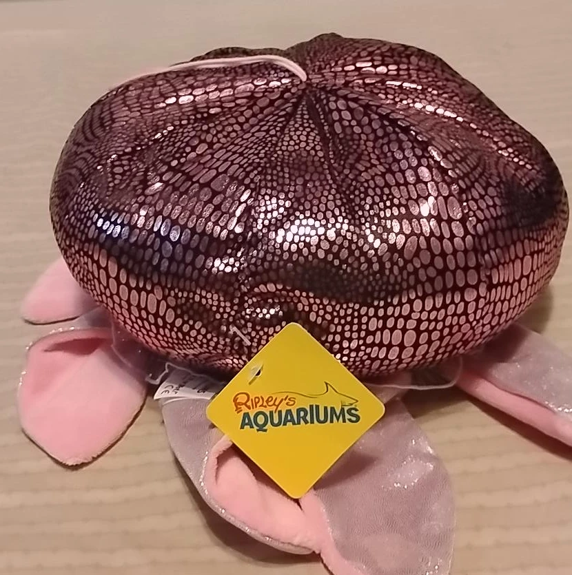 7In Ripley's Aquariums plush