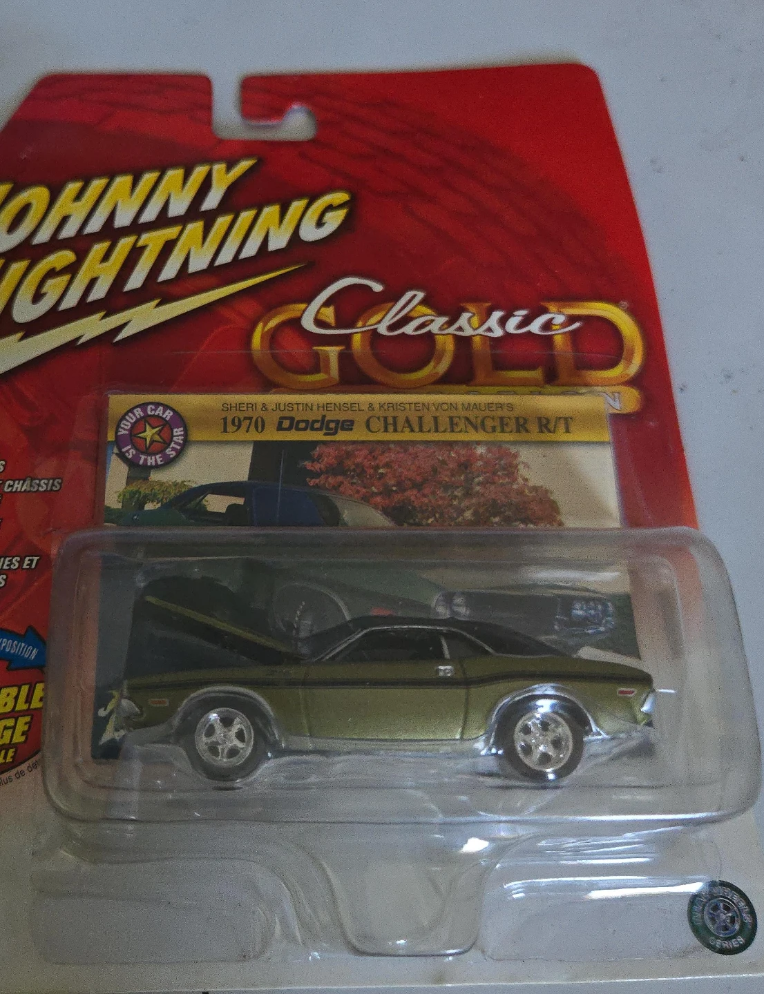 Johnny Lightning Classic Gold 1970 Dodge Challenger R/T