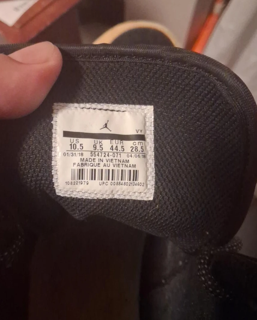 Jordan 1 Mid SE Sneakers