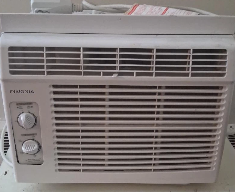 Insignia Window Air Conditioner 5000BTU