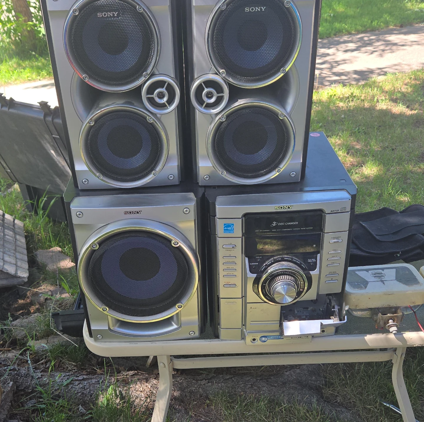 Sony Stereo System with 3 CD Changer - photo 2