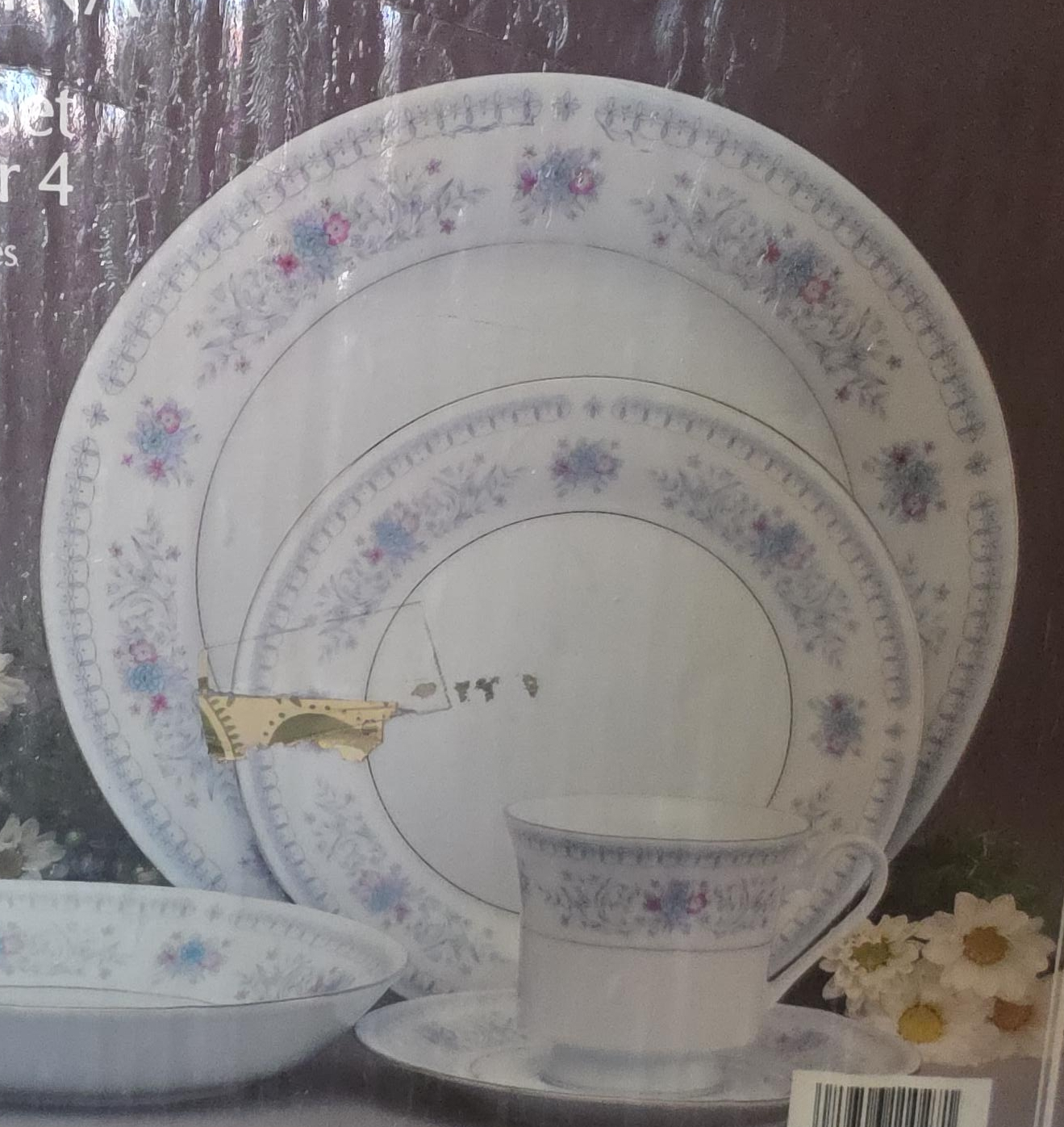 Floral Design Dinnerware Set