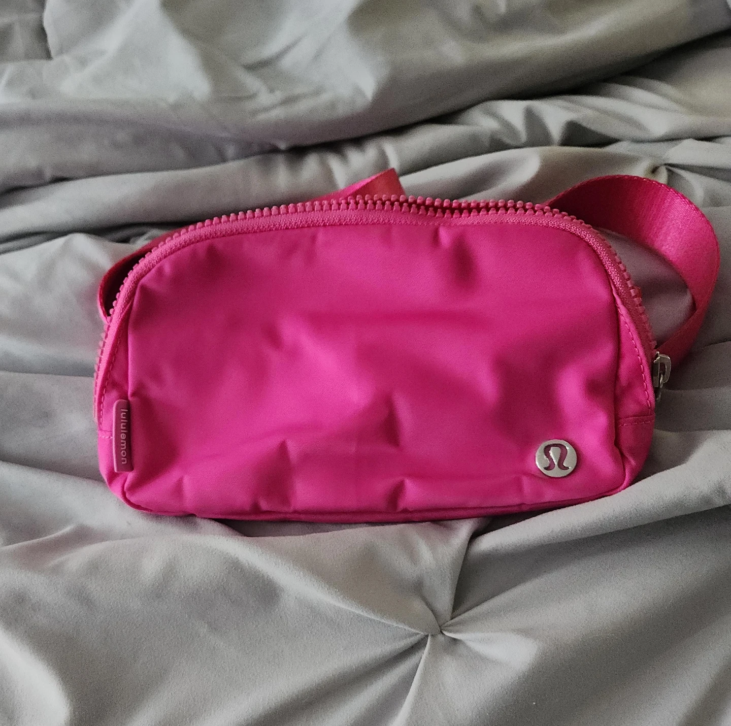 Lululemon Everywhere Belt Bag - Pink
