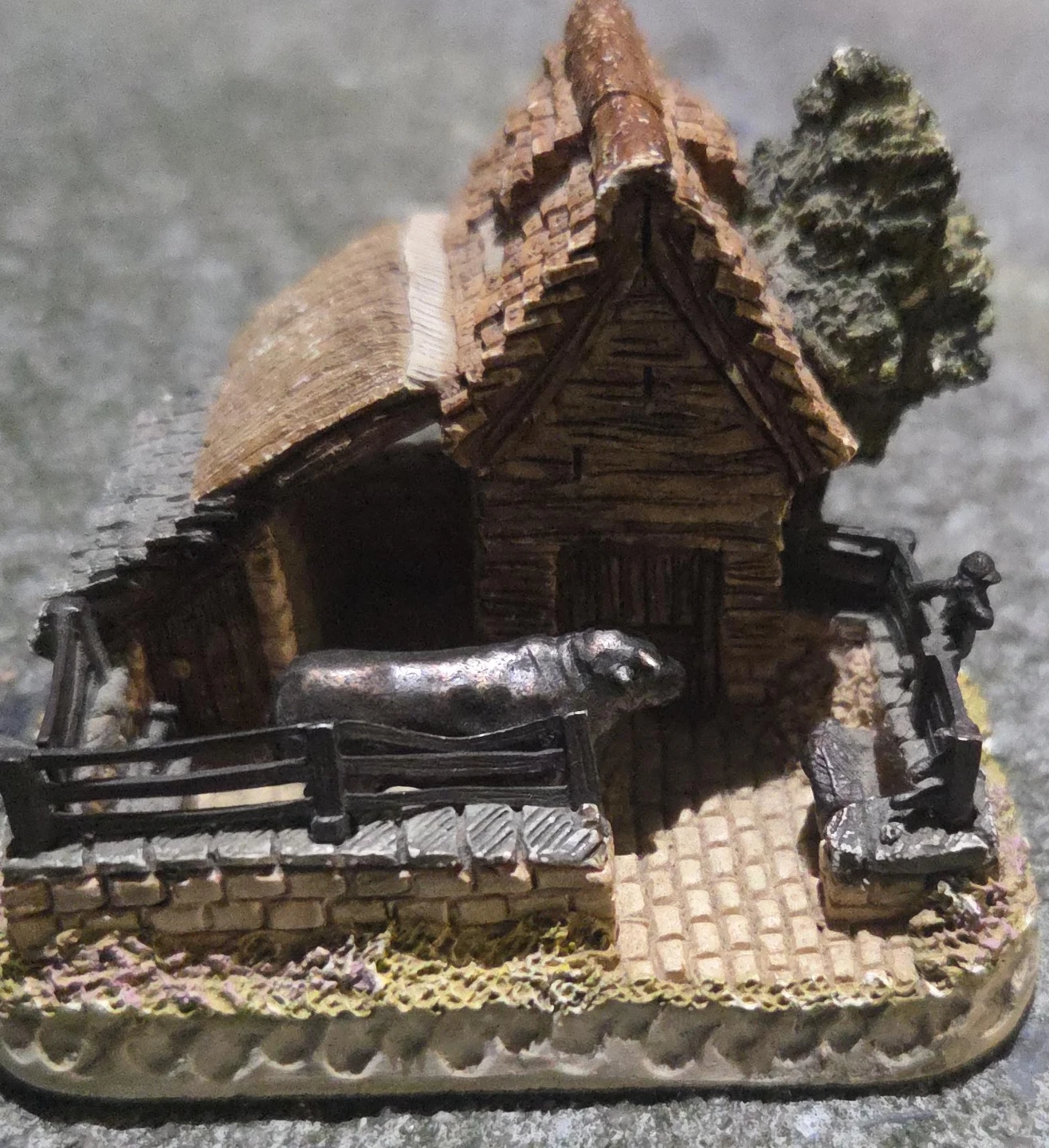 Miniature Barn and Cow Scene