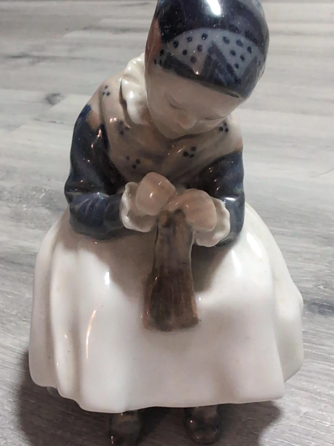 Vintage Porcelain Figurine - Woman Knitting