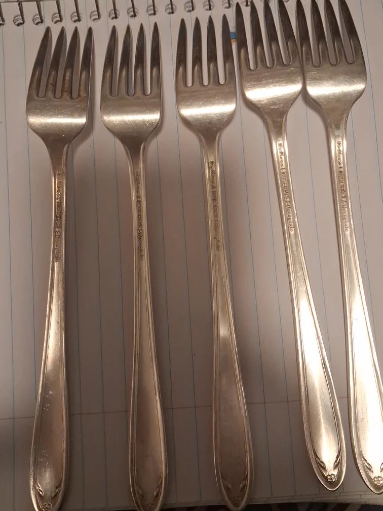 Set of 5 Wm. Rogers Mfg. Co. Silverware Forks