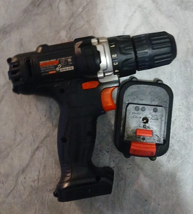 Black & Decker 12V Cordless Drill with Battery & Charger