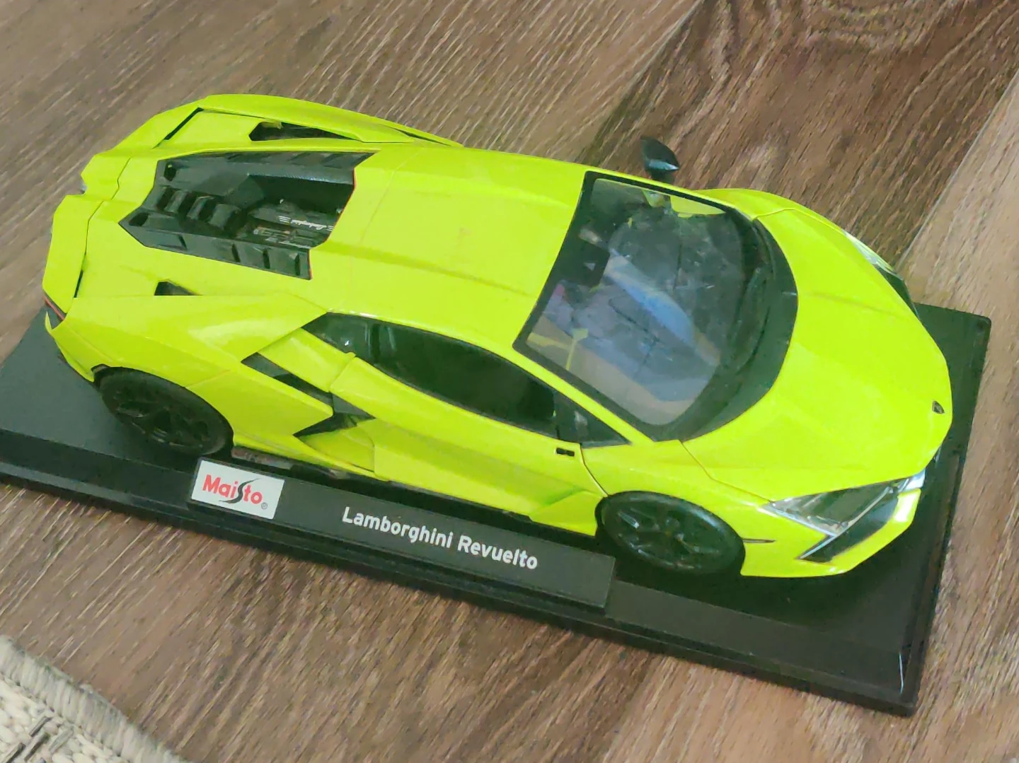 Maisto Lamborghini Revuelto Diecast Model Car - Lime Green