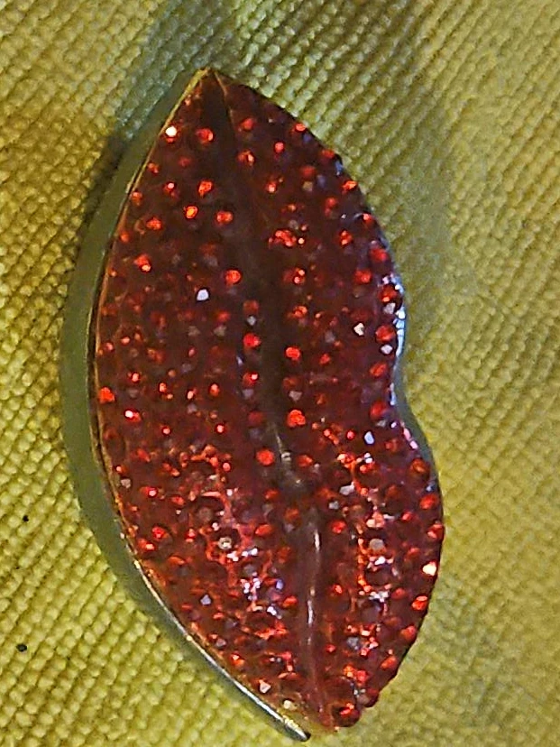 Red Rhinestone Lips Trinket Box