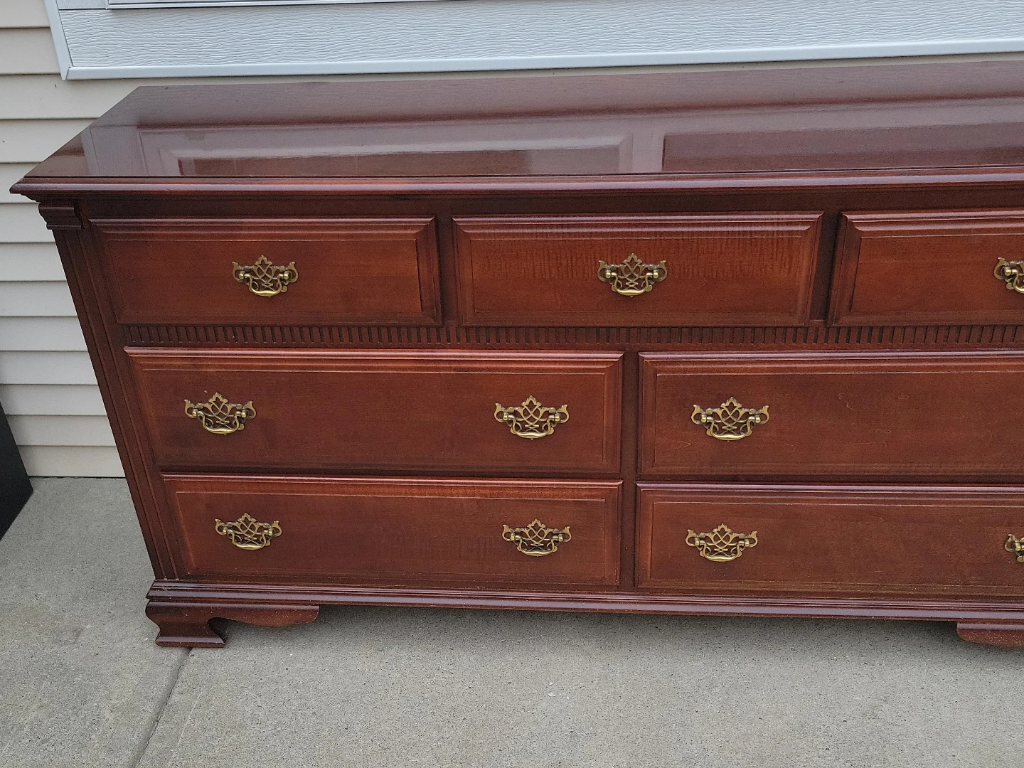 Wooden Dresser with 7 Drawers