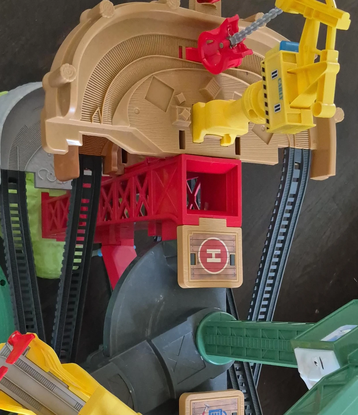 Thomas & Friends Wooden Railway - Carly Crane and Track Set