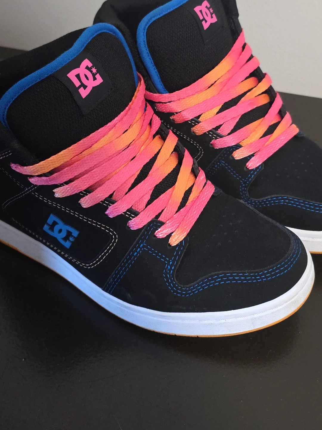 DC Shoes Women's Pure SE High-Top Sneakers Size 6