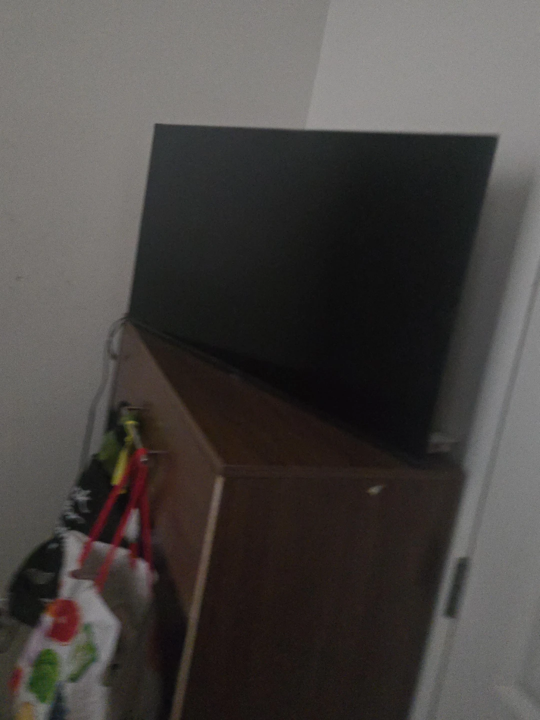 Insignia on TV 44-in