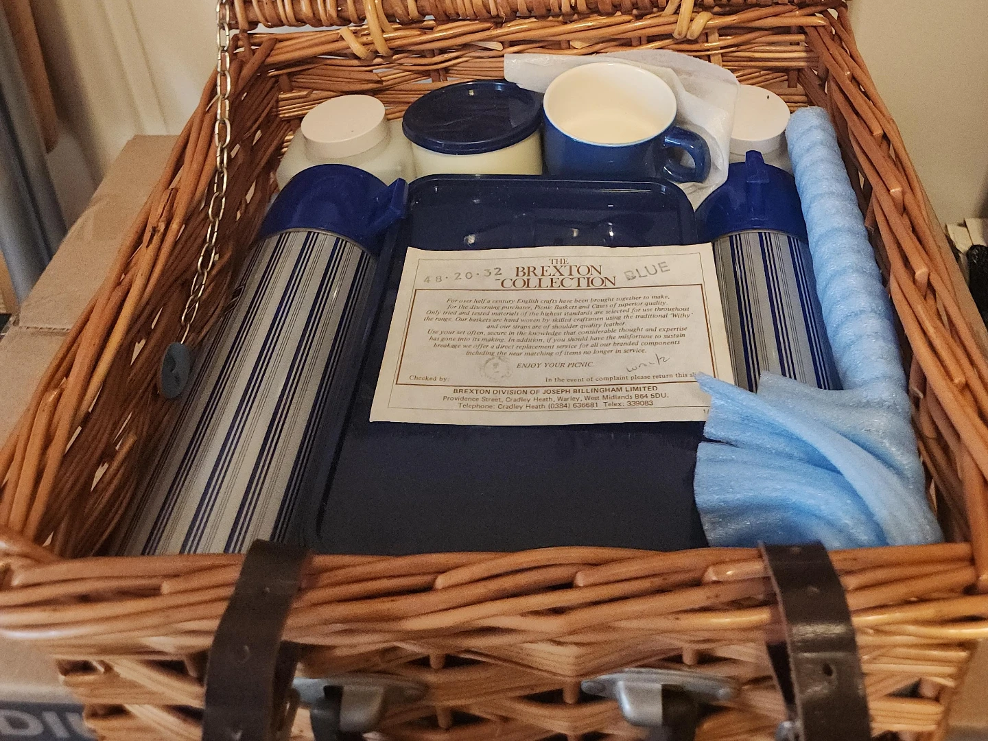 Vintage Brexton Collection Picnic Basket Set - photo 2