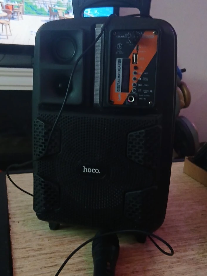 HOCO Portable Speaker with Microphone Input - photo 5