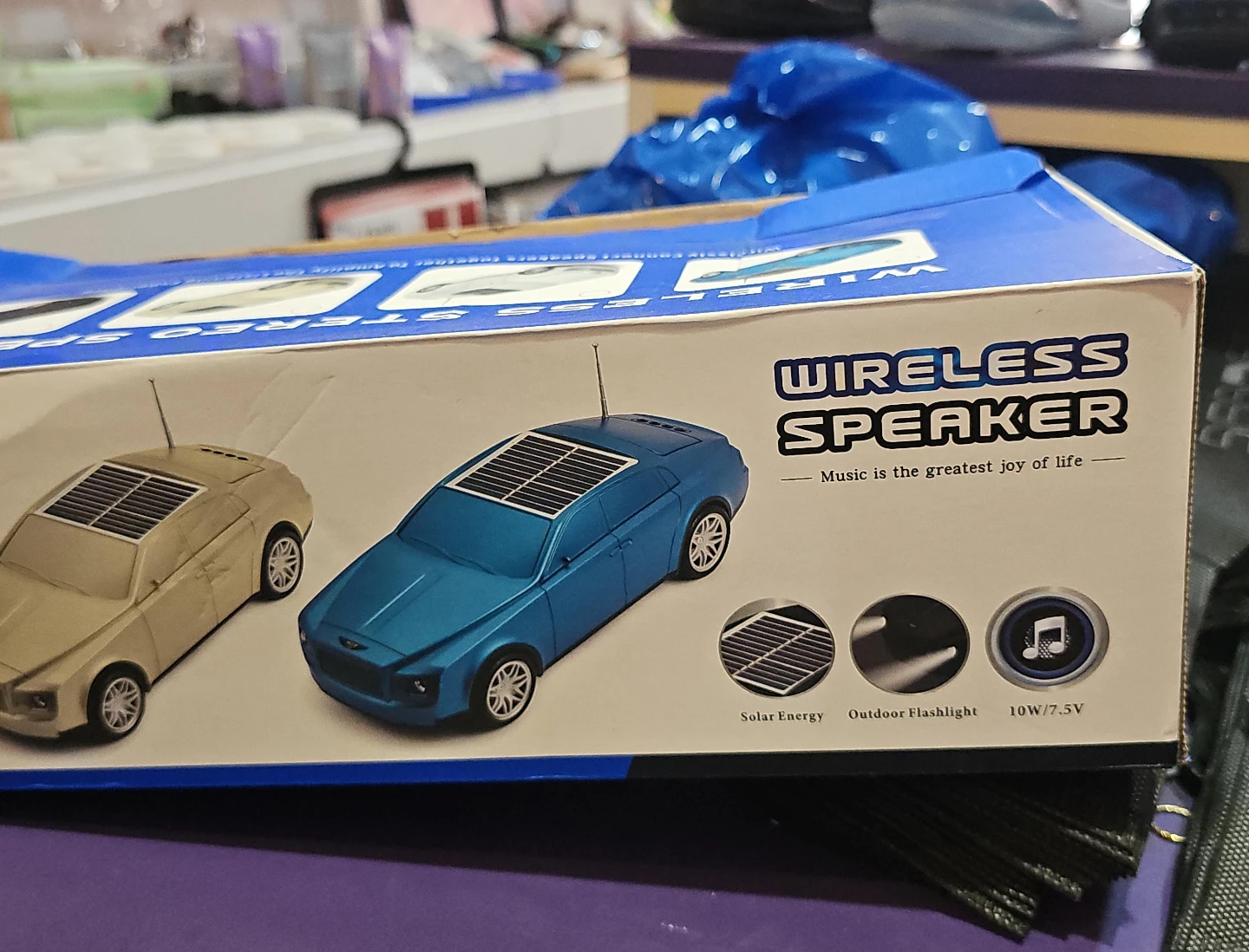 Wireless Speaker with Solar Energy and Outdoor Flashlight