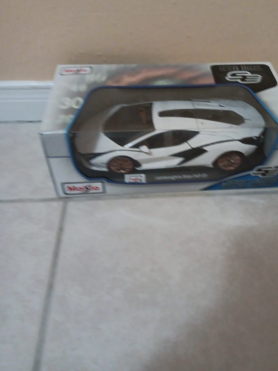 Maisto Lamborghini Sián FKP 37 Diecast Model