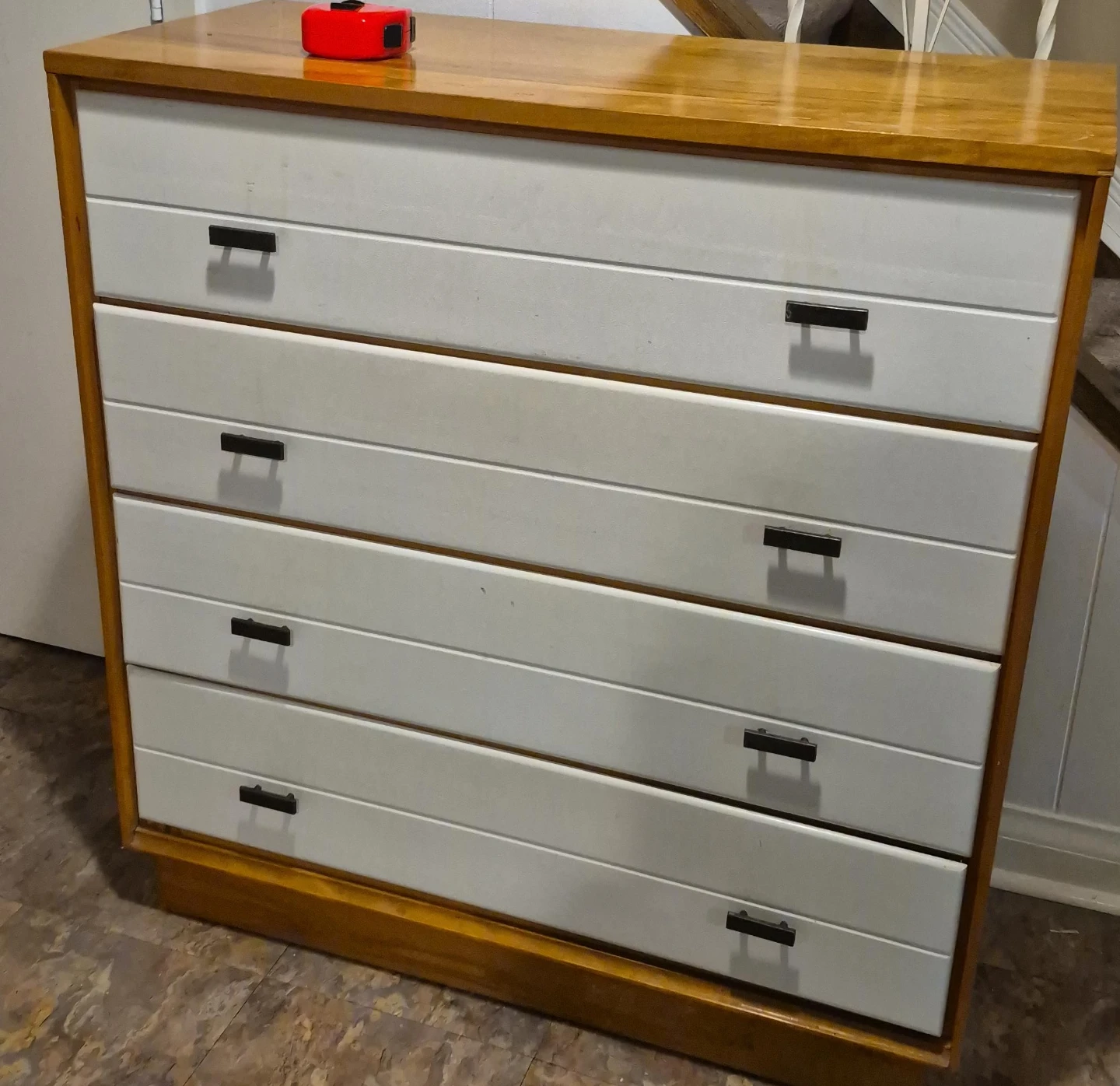 Vintage 5-Drawer Chest, great condition.
