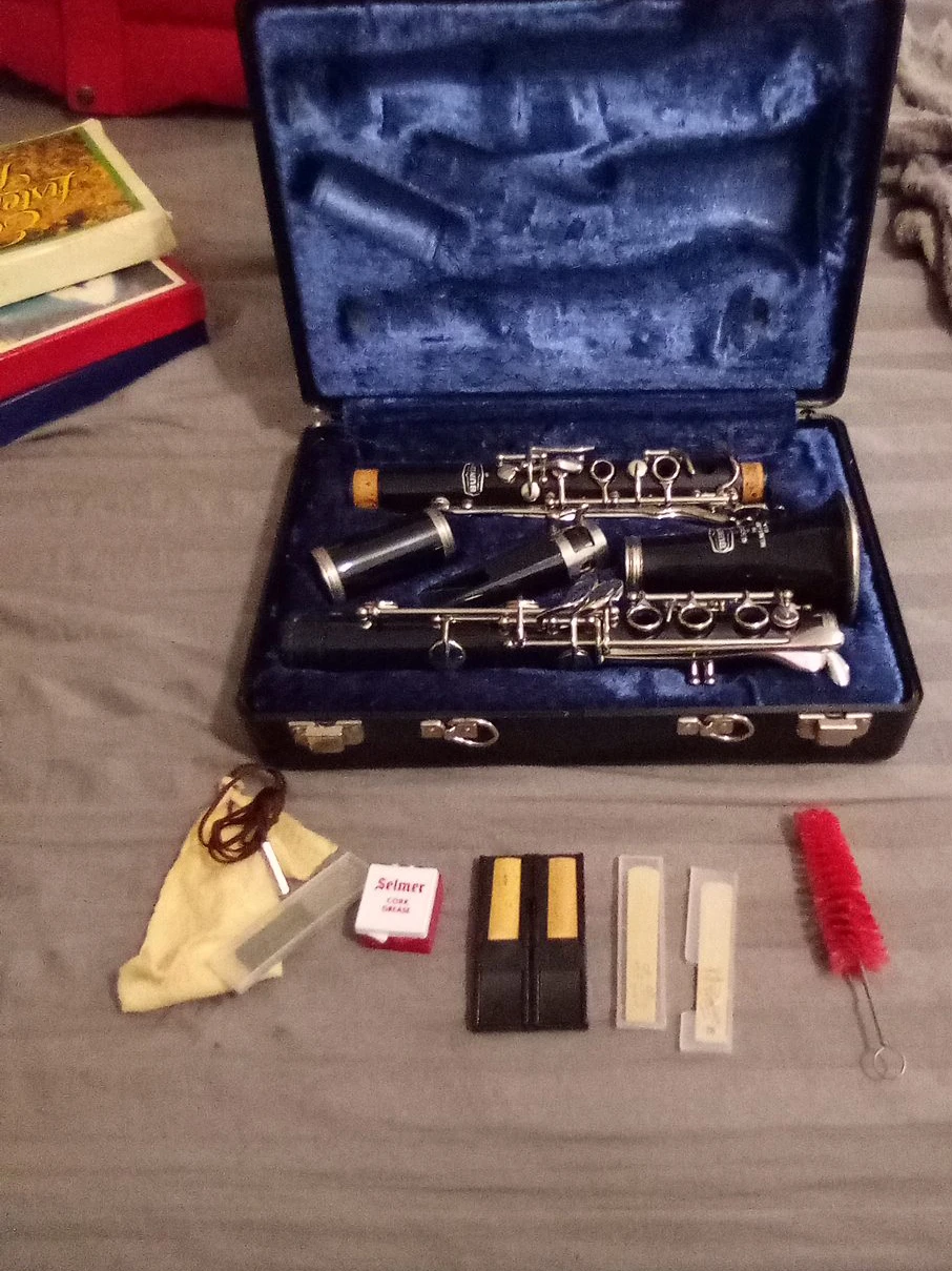 Bundy Resonite Clarinet with Case and Accessories