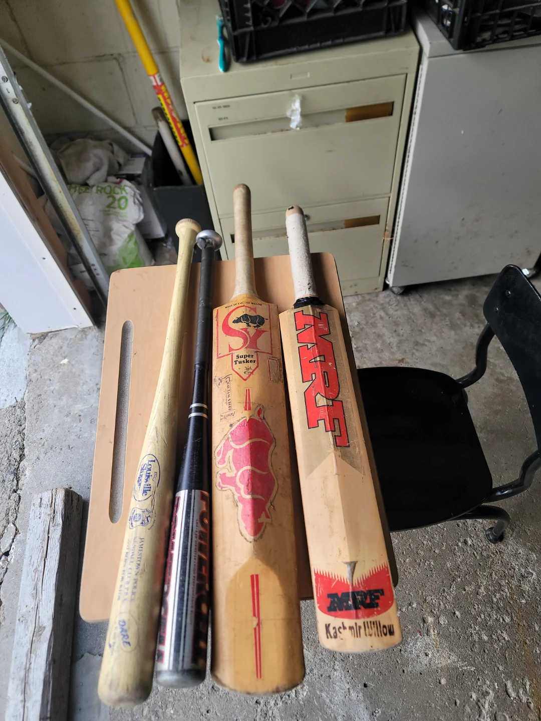 Lot of 4 Baseball and Cricket Bats