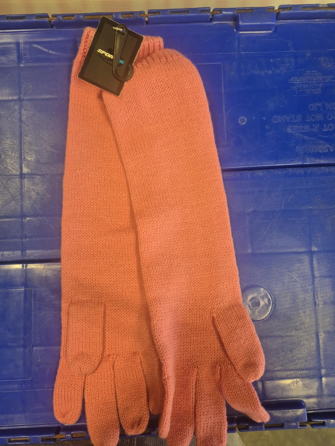Sportek Pink Knit Gloves