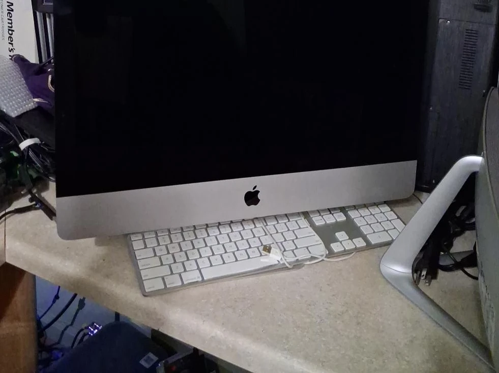 Apple iMac Desktop Computer