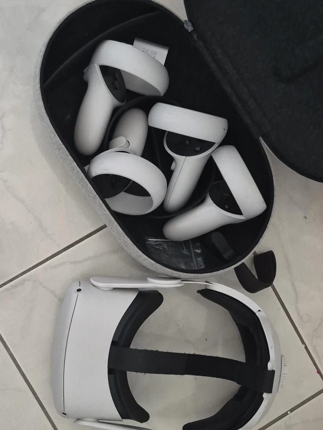 Meta Quest 2 VR Headset and Controllers with Case