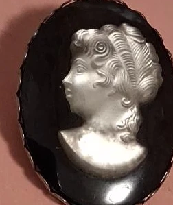 Vintage Cameo Brooch Pendant