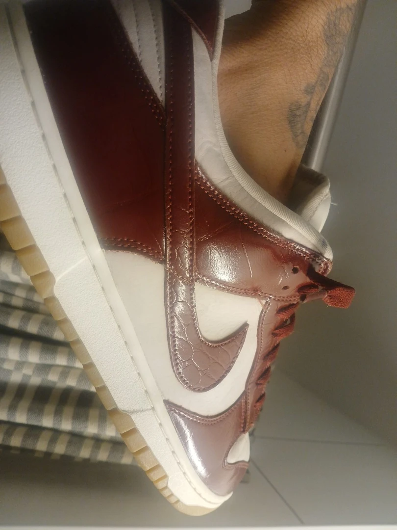 Nike Dunk High "Rose Whisper"
