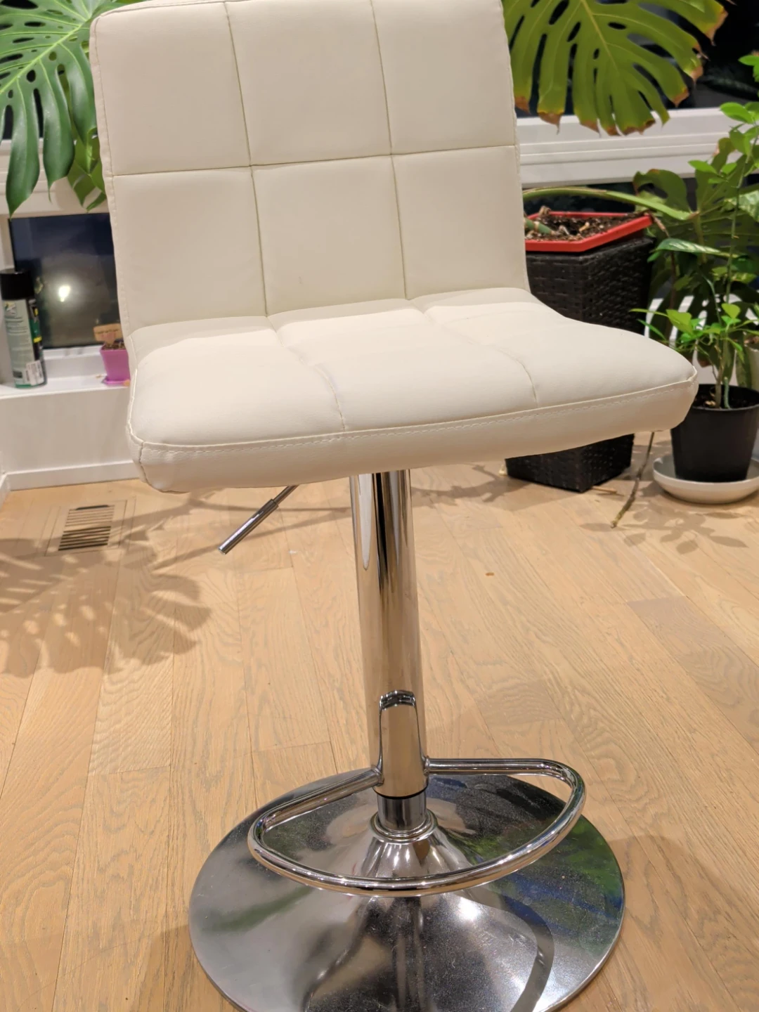 4 pcs of White Faux Leather Adjustable Bar Stool