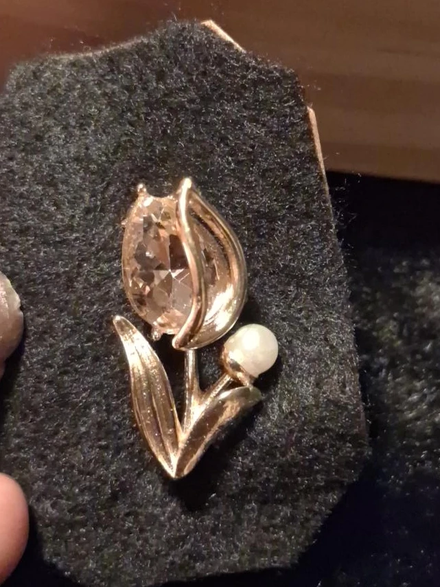 Tulip brooch with crystal and pearl accent - photo 2