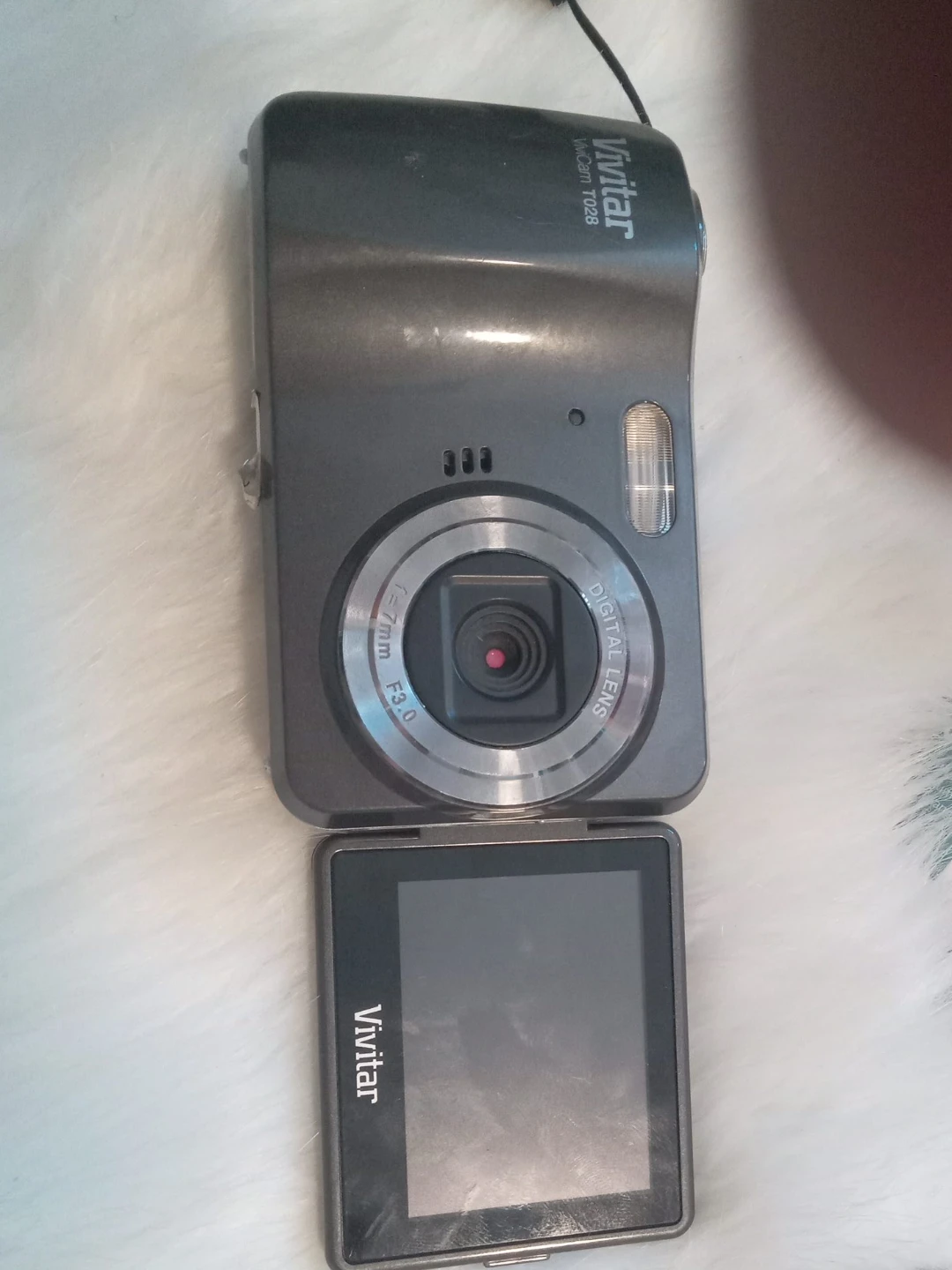 Vivitar Vivicam T028 Digital Camera