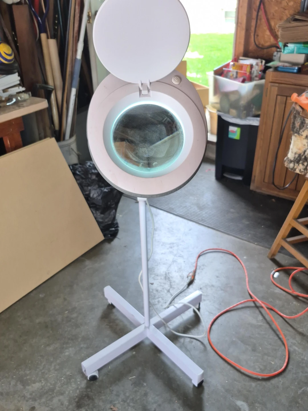 Magnifying Lamp with Light