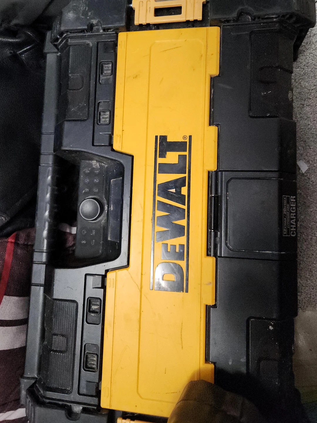 DEWALT ToughSystem 2.0 Radio & Charger