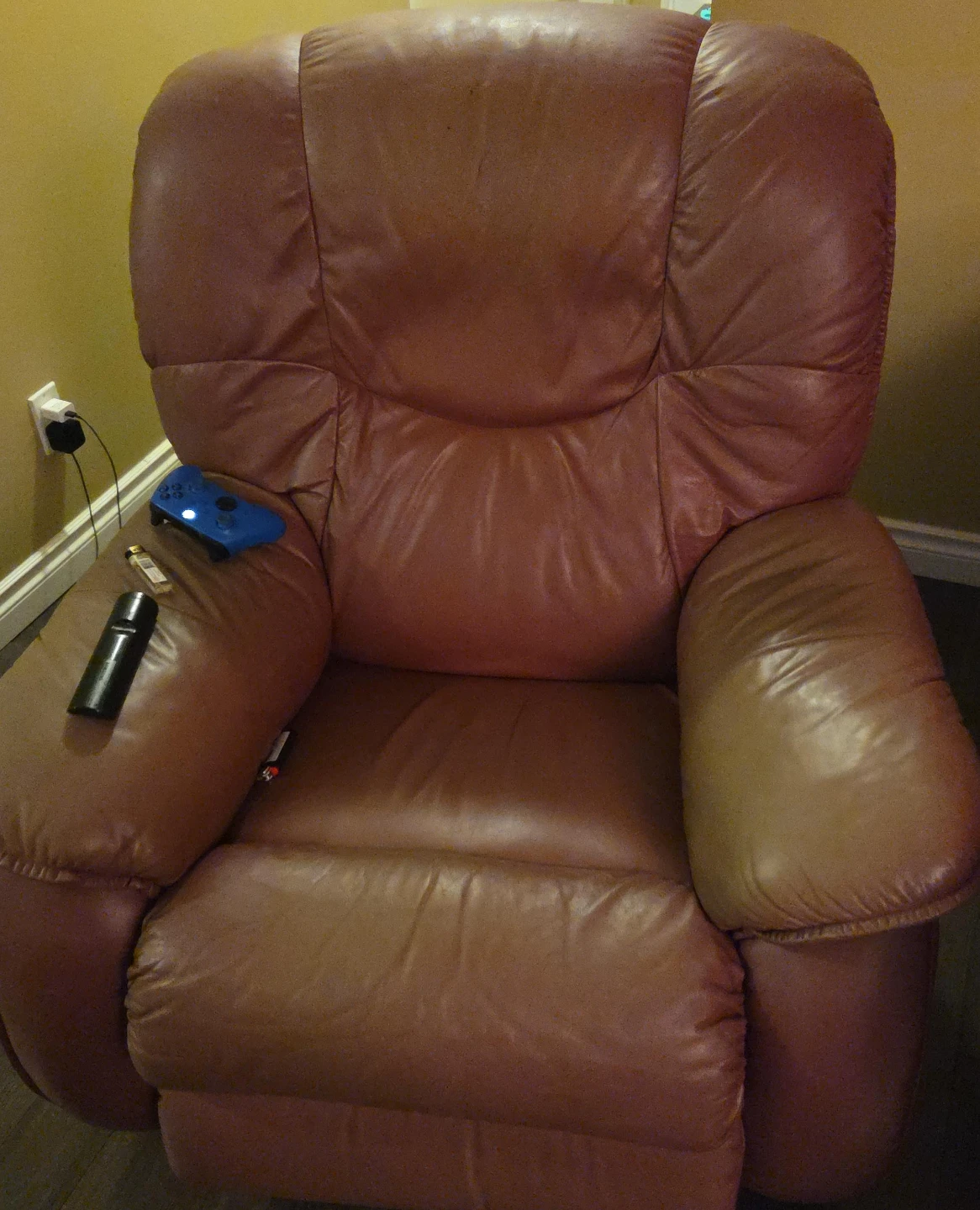 Brown Leather lazy boy Recliner rocker Chair