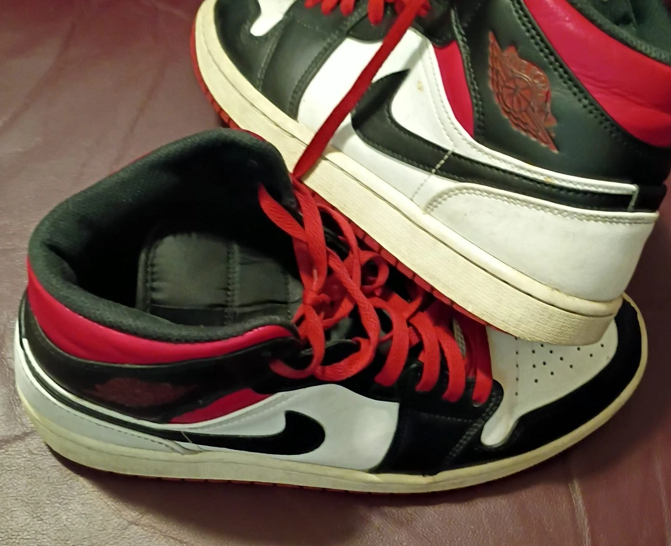 Air Jordan 1 Mid Sneakers
