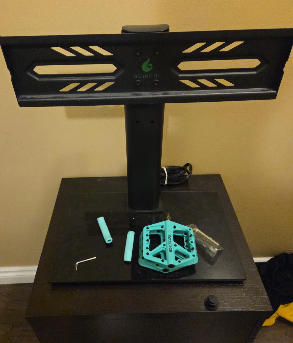 Greenstell TV Stand