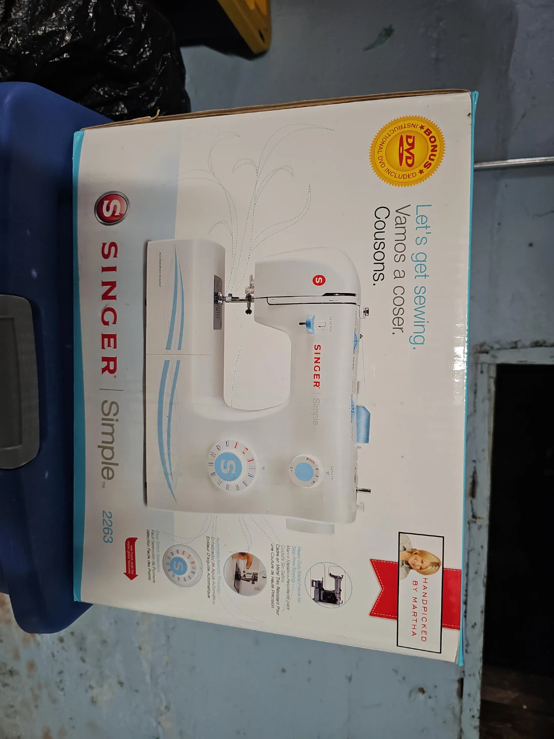 Singer Simple 2263 Sewing Machine - photo 2