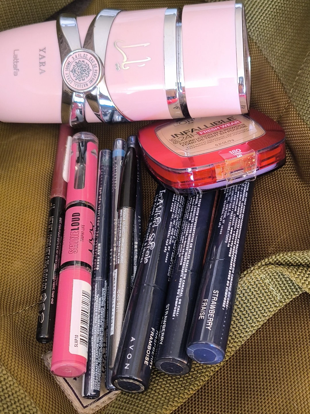 Lattafa Yara Perfume and L'Oréal Foundation Compact