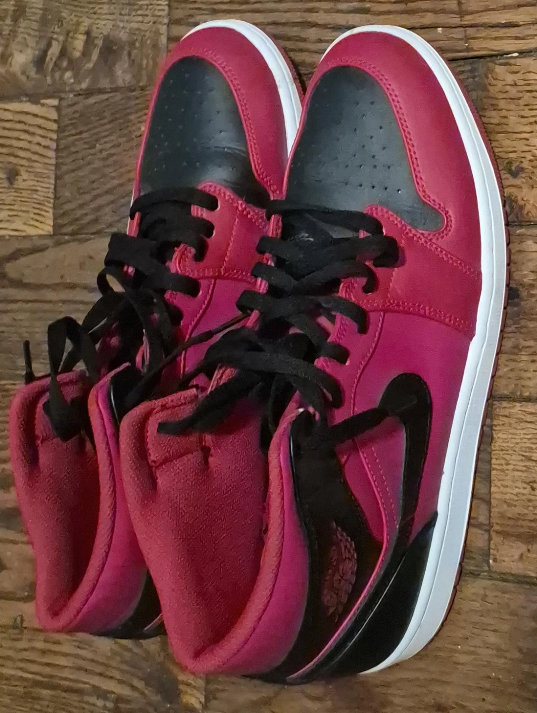 Air Jordan 1 Mid Pink Black Sneakers