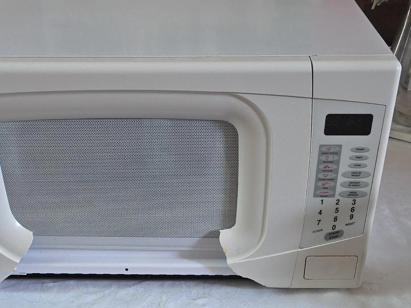 FREE! White Microwave Oven - photo 2