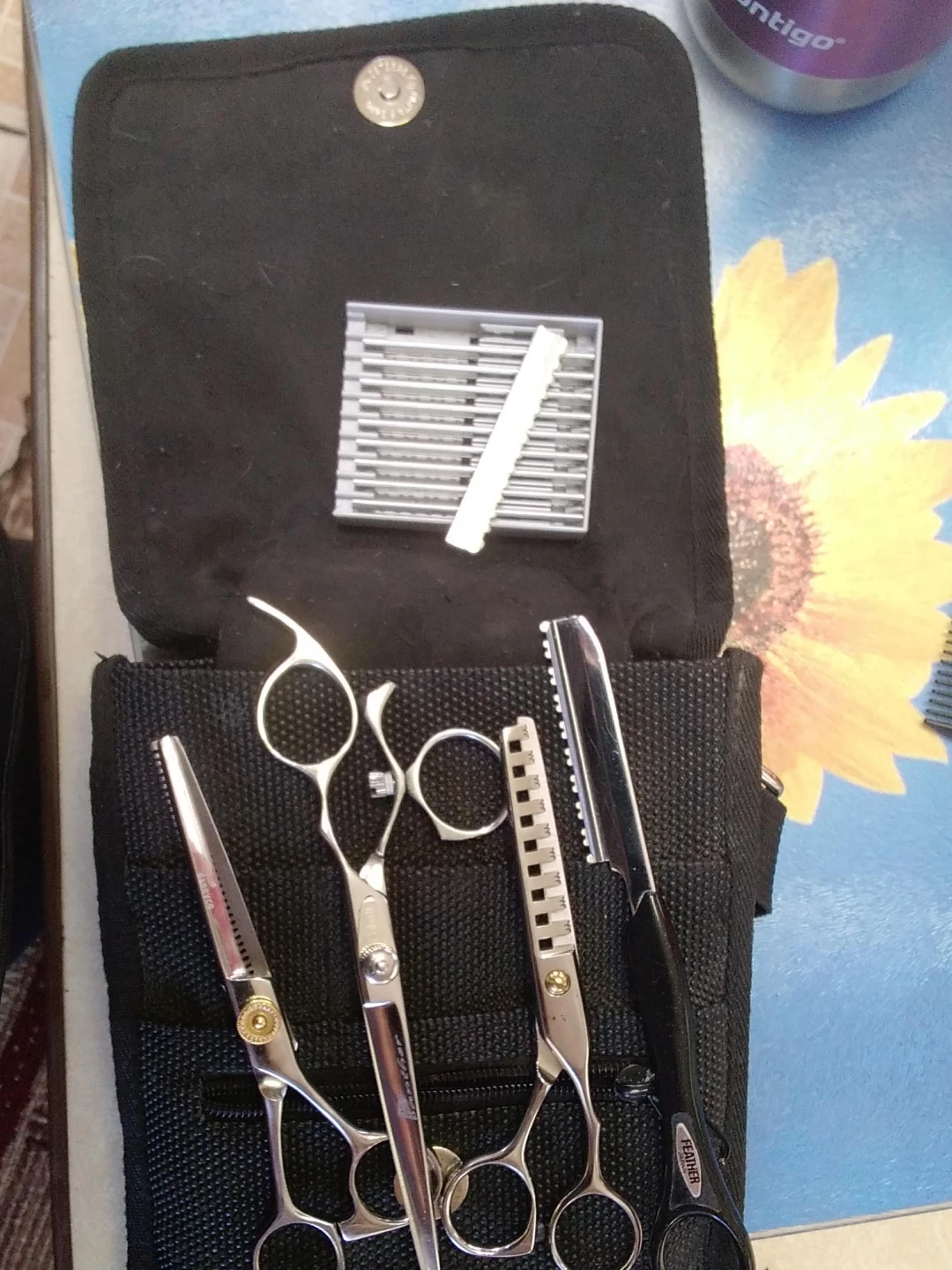 Feather Hair Cutting Scissors and Razor Set