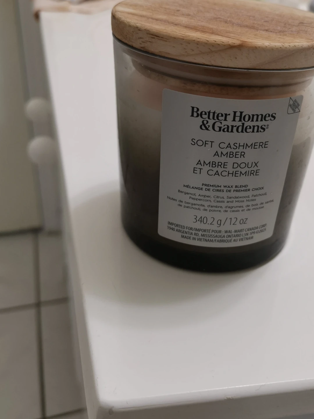 Better Homes & Gardens Soft Cashmere Amber Candle