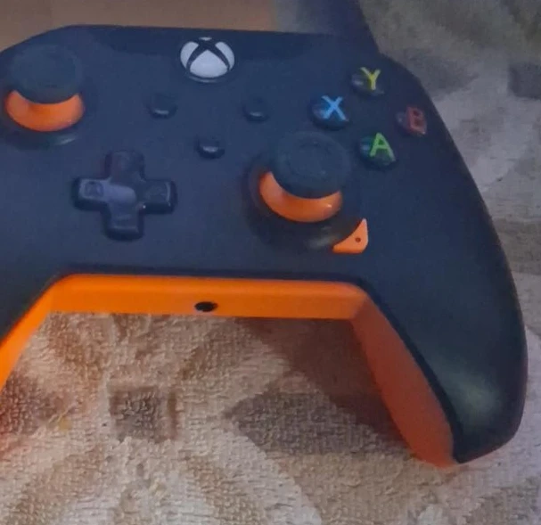 Xbox Wireless Controller - Black & Orange