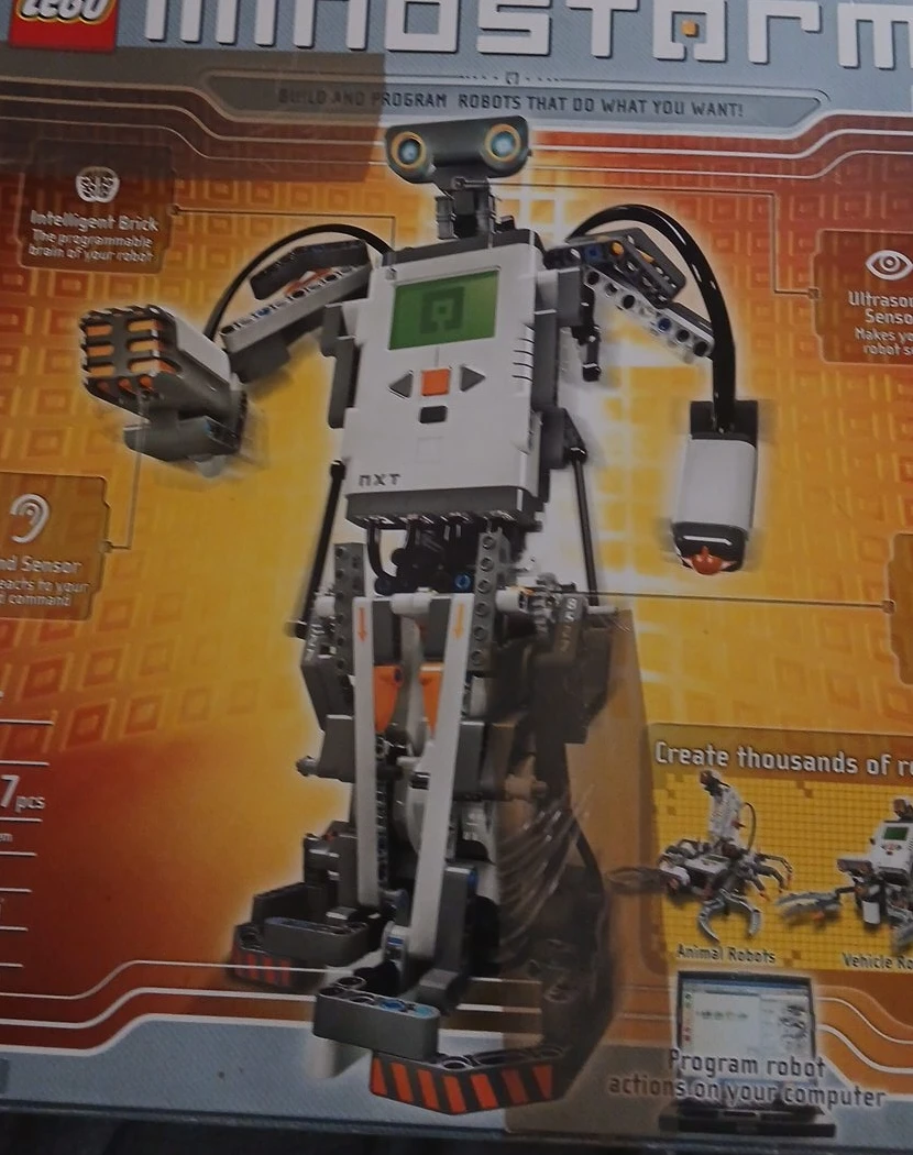 LEGO MINDSTORMS NXT Robotics Building Set