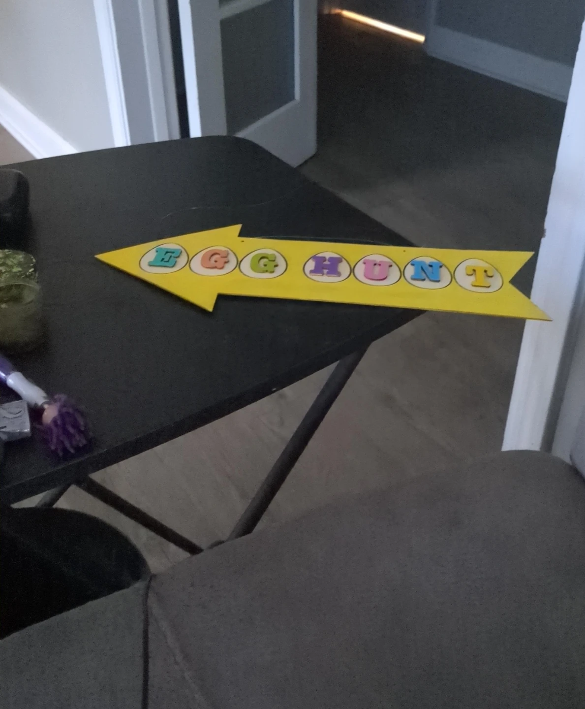 Yellow Egg Hunt Arrow Sign
